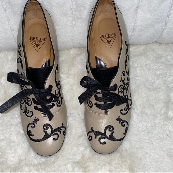 John Fluevog embroider close toe shoe size 7 1/2 - Picture 14 of 16